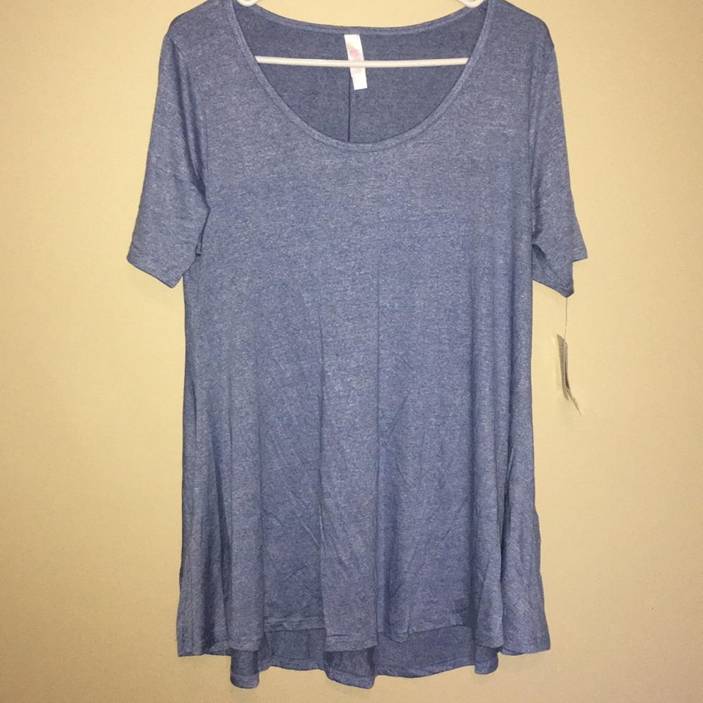 BNWT LuLaRoe Perfect Tee size Small